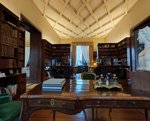 VILLA NECCHI biblioteca